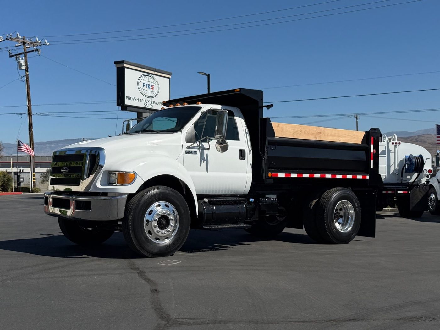 2013 Ford F750 Dump Truck