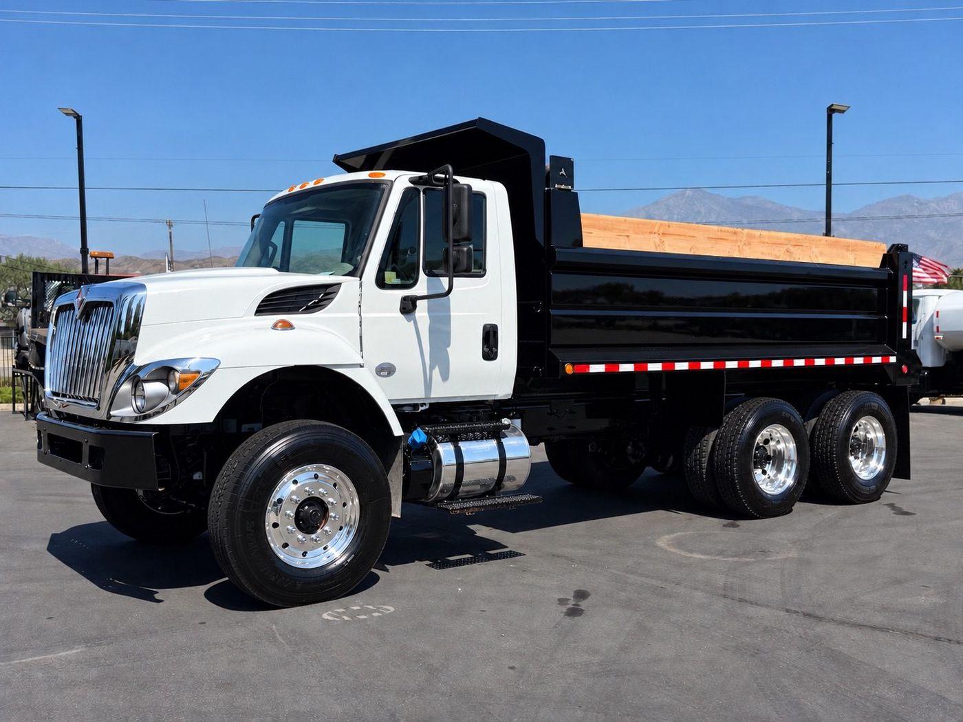2018 International 7400 Dump Truck