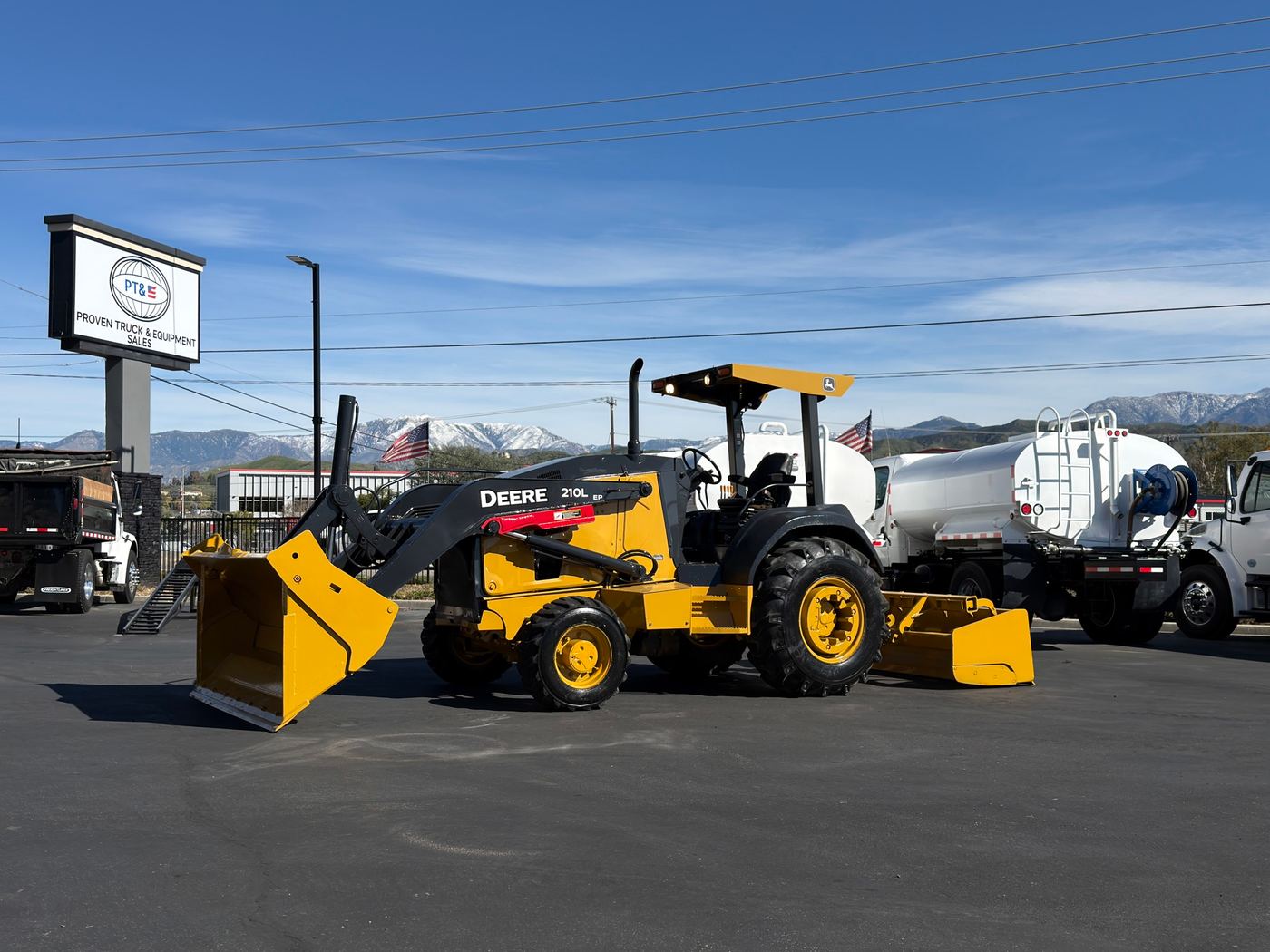 2017 John Deere 210LEP Skip Loader